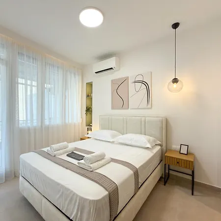 Luxury Downtown E4 * Salonic