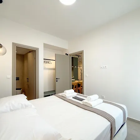 Luxury Downtown E4 * Salonic