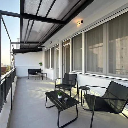 Luxury Downtown E4 *